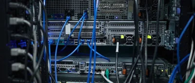 Ağ ve network sistemleri için kablo, switch ve modem ürünleri